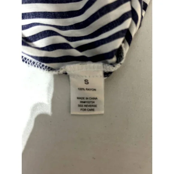 White and Navy Blue Botton Down Top - Picture 6 of 8